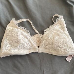 Victoria Secret Lace Bralette in Cream